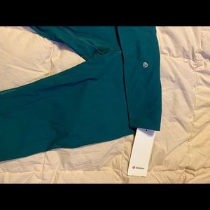 Lululemon Wunder Under HR crop with Nulux fabric NWT